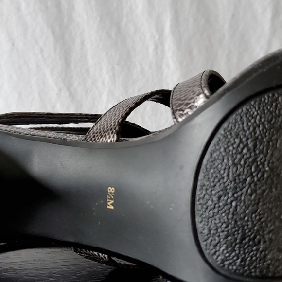 Shoes - Picture 4 of 5